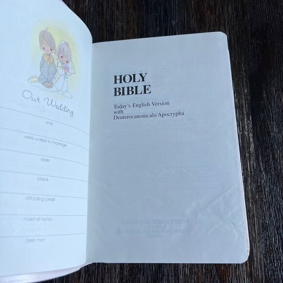 Vintage Precious Moments Bible Catholic Edition Leatherflex Violet Name Stamp - Picture 4 of 10